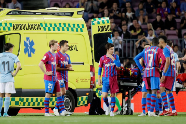 barcelona win overshadowed by araujo injury barcelona win overshadowed by araujo injury