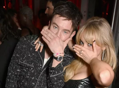 barry keoghan reacts to sabrina carpenter s flirty bed chem lyrics at virginia concert barry keoghan reacts to sabrina carpenter s flirty bed chem lyrics at virginia concert