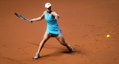 barty beats pliskova to reach stuttgart semis
