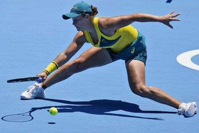 australian barty booted in erratic first round australian barty booted in erratic first round