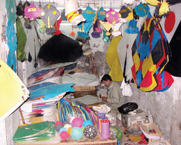 faisalabad celebrates basant despite ban faisalabad celebrates basant despite ban