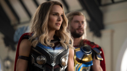 box office thor clings to the top despite record 68 drop