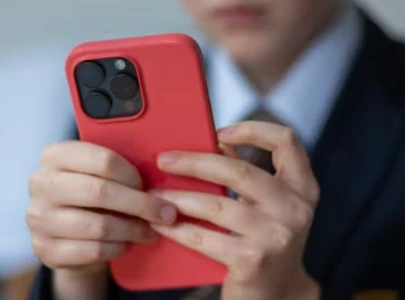 australia to ban minors from using social media