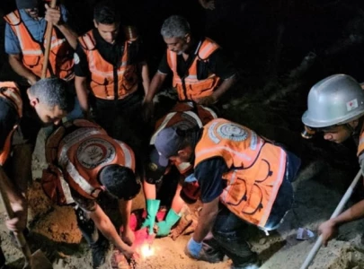 israeli strikes kill 40 palestinians in khan younis humanitarian zone