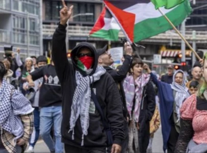 anti war protesters clash with police at melbourne defence expo