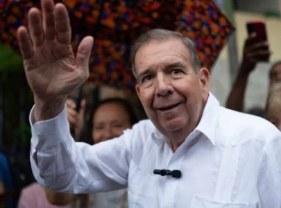 venezuela s opposition gonzalez flees to spain amid rising tensions
