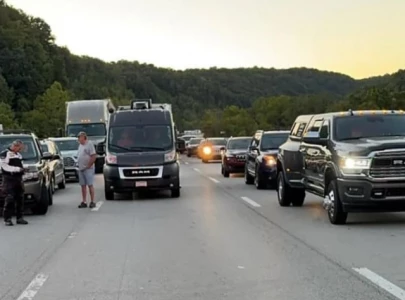 another shooting in us manhunt underway in kentucky