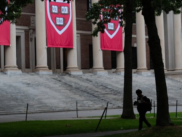 the share of asian students in harvard s new class stayed the same but the share of students who did not disclose a race or an ethnicity doubled photoi the new york times