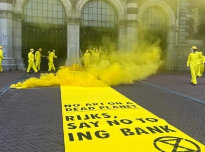 extinction rebellion activists disrupt dutch rijksmuseum
