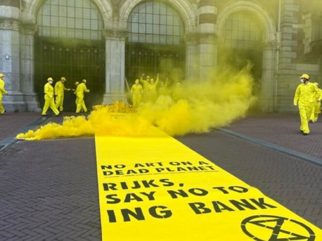 extinction rebellion activists disrupt dutch rijksmuseum