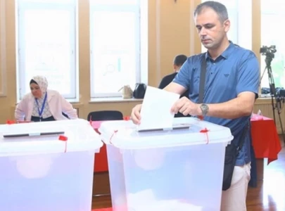 azerbaijan heads to early parliamentary polls