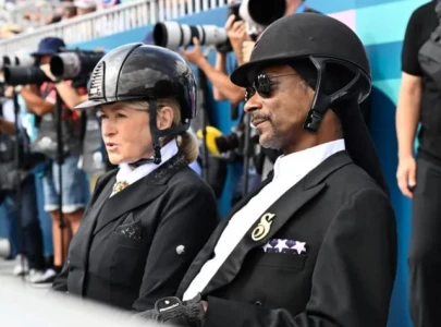 snoop dogg freestyles to gin juice at paris olympics with martha stewart