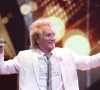 internet praises 80 year old rod stewart s performance at fireaid benefit concert