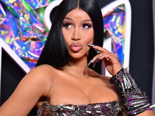 cardi b shuts down claims of skin bleaching during pregnancy
