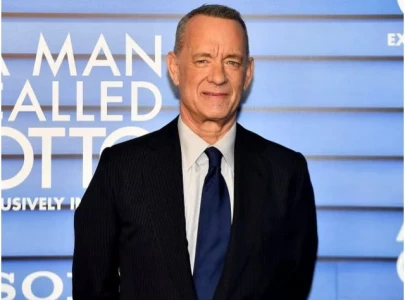 tom hanks compares putin to hitler at normandy s d day commemoration