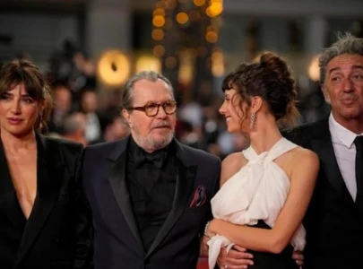 director sorrentino s parthenope receives 9 5 minute standing ovation at cannes