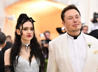 grimes clarifies elon musk breakup reveals she bounced