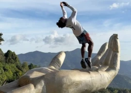 ishowspeed performs dangerous backflip from the hand of god sculpture in guatemala