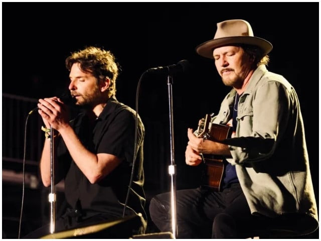 bradley cooper rocks out with pearl jam at bottlerock napa valley