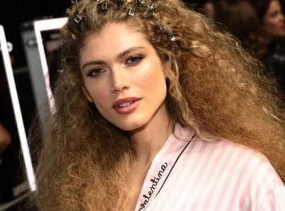 transgender victoria secret s model valentina sampaio responds to critics after vs runway debut