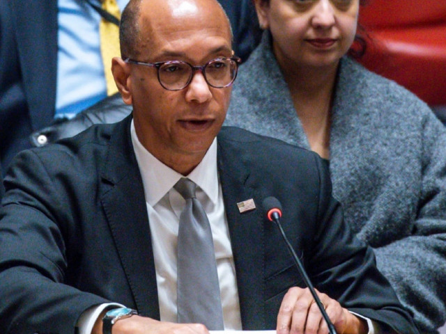un sc renews sanctions regime on congo