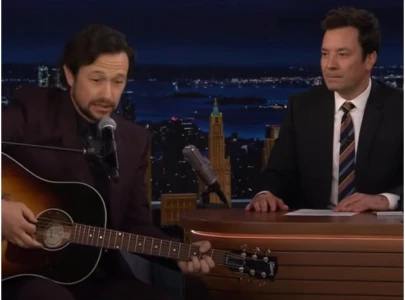 joseph gordon levitt charms with taylor swift s lover on fallon for wife s birthday