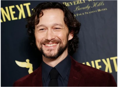 joseph gordon levitt creates custom playlists to prepare for every acting role