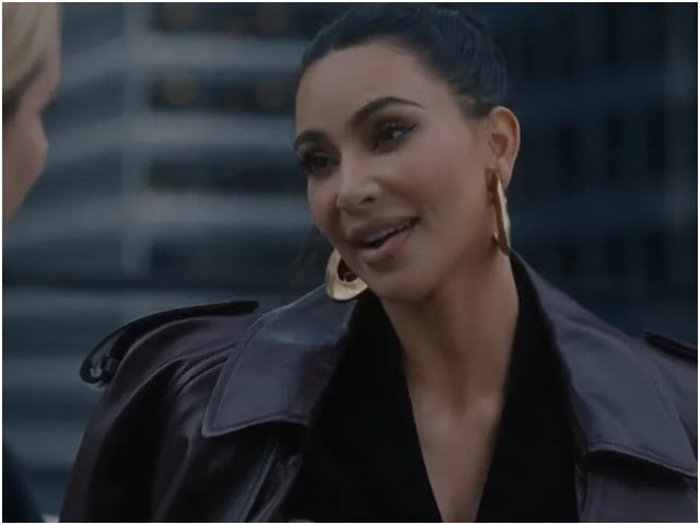 kim kardashian embraces blonde hair again