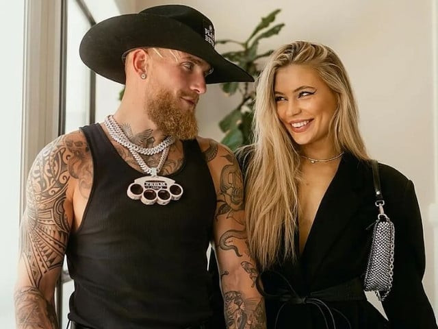 who is jutta leerdam jake paul s olympic medalist girlfriend cheering him on against mike tyson
