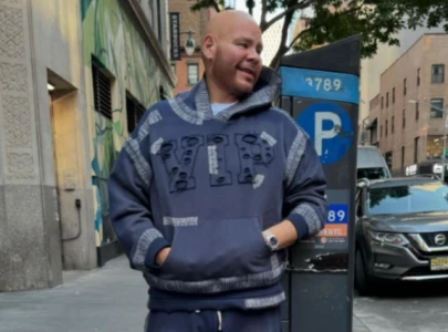 internet divided as fat joe headlines world series game 3 jay z wasn t available