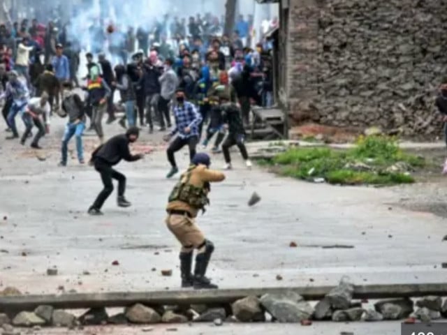 Eight killed in Indian Kashmir gun battles