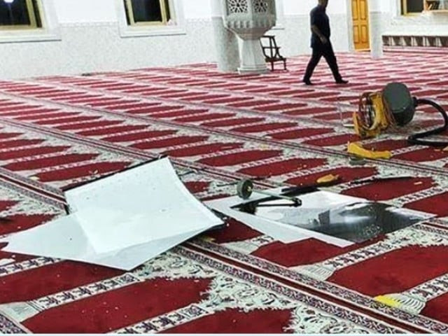 oman mosque shooting multiple attackers flock inside mosque with guns photo one india oman mosque shooting multiple attackers flock inside mosque with guns photo one india