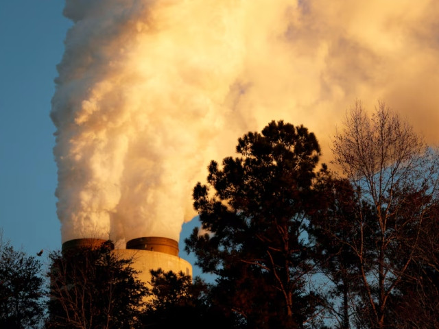 steam rises from a power plant in north carolina u s november 29 2018 photo reuters