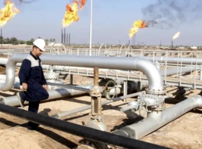 iraq says to eliminate pollutant gas flaring by end of 2027