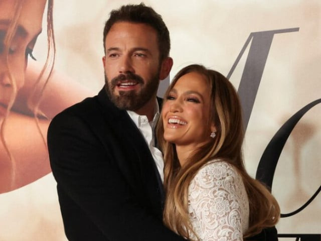 jennifer lopez returns to la without wedding ring amid ben affleck divorce rumors jennifer lopez returns to la without wedding ring amid ben affleck divorce rumors