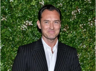 jude law admits i played against my looks now i m saggy and balding jude law admits i played against my looks now i m saggy and balding