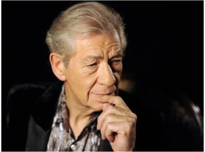 ian mckellen hospitalized after stage fall during london play