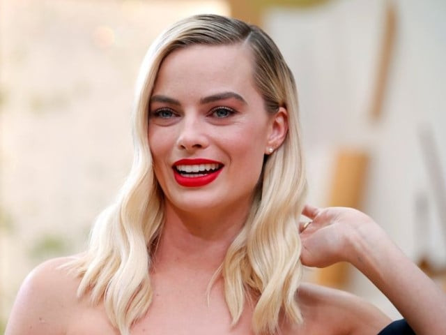 netflix loses margot robbie s wuthering heights to warner bros despite 150 million offer netflix loses margot robbie s wuthering heights to warner bros despite 150 million offer