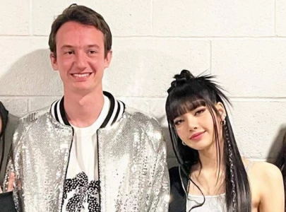 blackpink s lisa spotted in hawaii with rumored boyfriend lvmh heir fr d ric arnault blackpink s lisa spotted in hawaii with rumored boyfriend lvmh heir fr d ric arnault