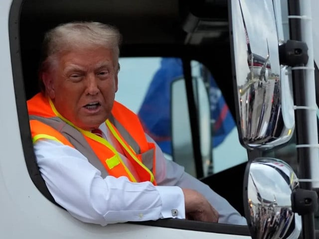 trump turns biden s garbage comment into campaign moment with wisconsin stunt