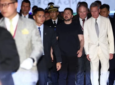 zelenskiy arrives in singapore for shangri la dialogue zelenskiy arrives in singapore for shangri la dialogue