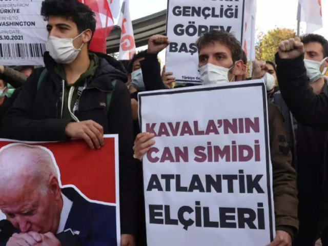 turkish youth group members arrested for assaulting us soldiers in izmir