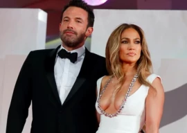 ben affleck and jennifer lopez reunite for kiss of the spider woman premiere ben affleck and jennifer lopez reunite for kiss of the spider woman premiere