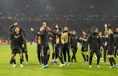 benfica stun ajax to reach quarter finals