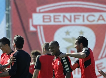 benfica and psv continue champions league qualifying slog