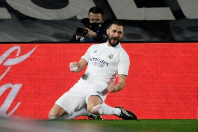 in form benzema has madrid on right track for title charge in form benzema has madrid on right track for title charge