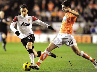 goal king berbatov salutes gritty united goal king berbatov salutes gritty united