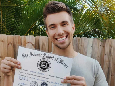 german vlogger christian betzmann converts to islam german vlogger christian betzmann converts to islam