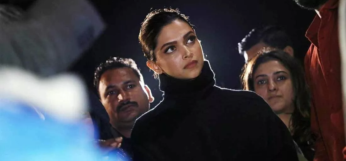 on january 7 padukone made a surprise visit to the jnu campus and quietly stood with the students on january 7 padukone made a surprise visit to the jnu campus and quietly stood with the students