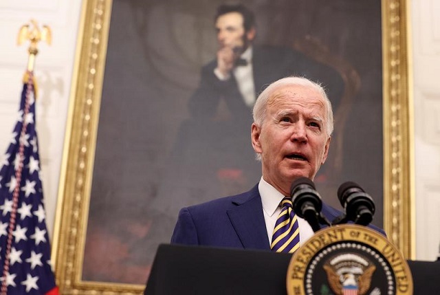 us president joe biden speaks about his administration s plans to respond to the economic crisis during a coronavirus disease covid 19 response event in the state dining room at the white house in washington us january 22 2021 photo reuters